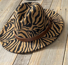 Load image into Gallery viewer, Boho wide brim hat
